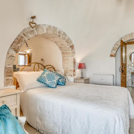 مبيت وإفطار بوتينيانو Trulli Terra Magica المظهر الخارجي الصورة