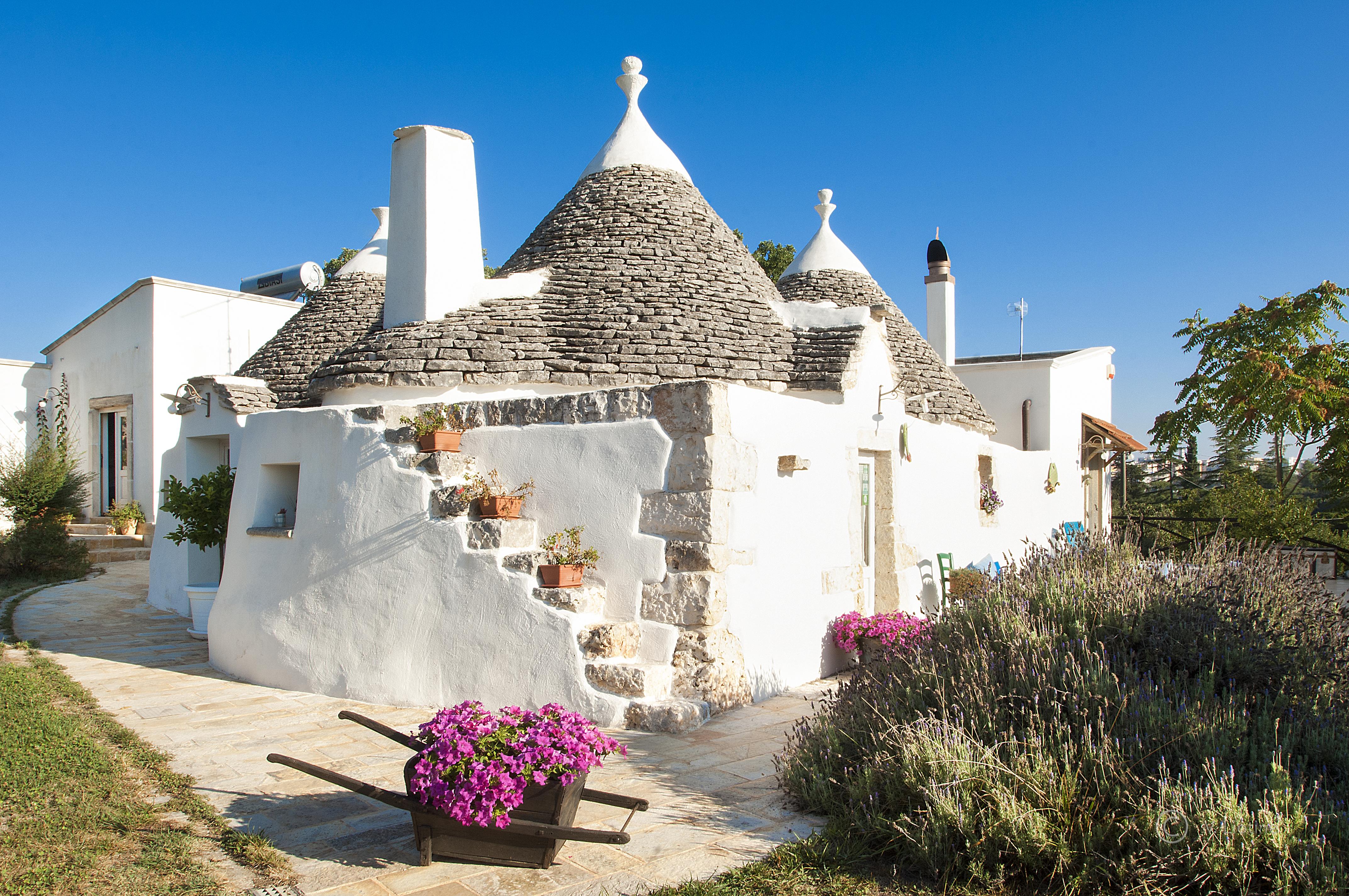 مبيت وإفطار بوتينيانو Trulli Terra Magica المظهر الخارجي الصورة