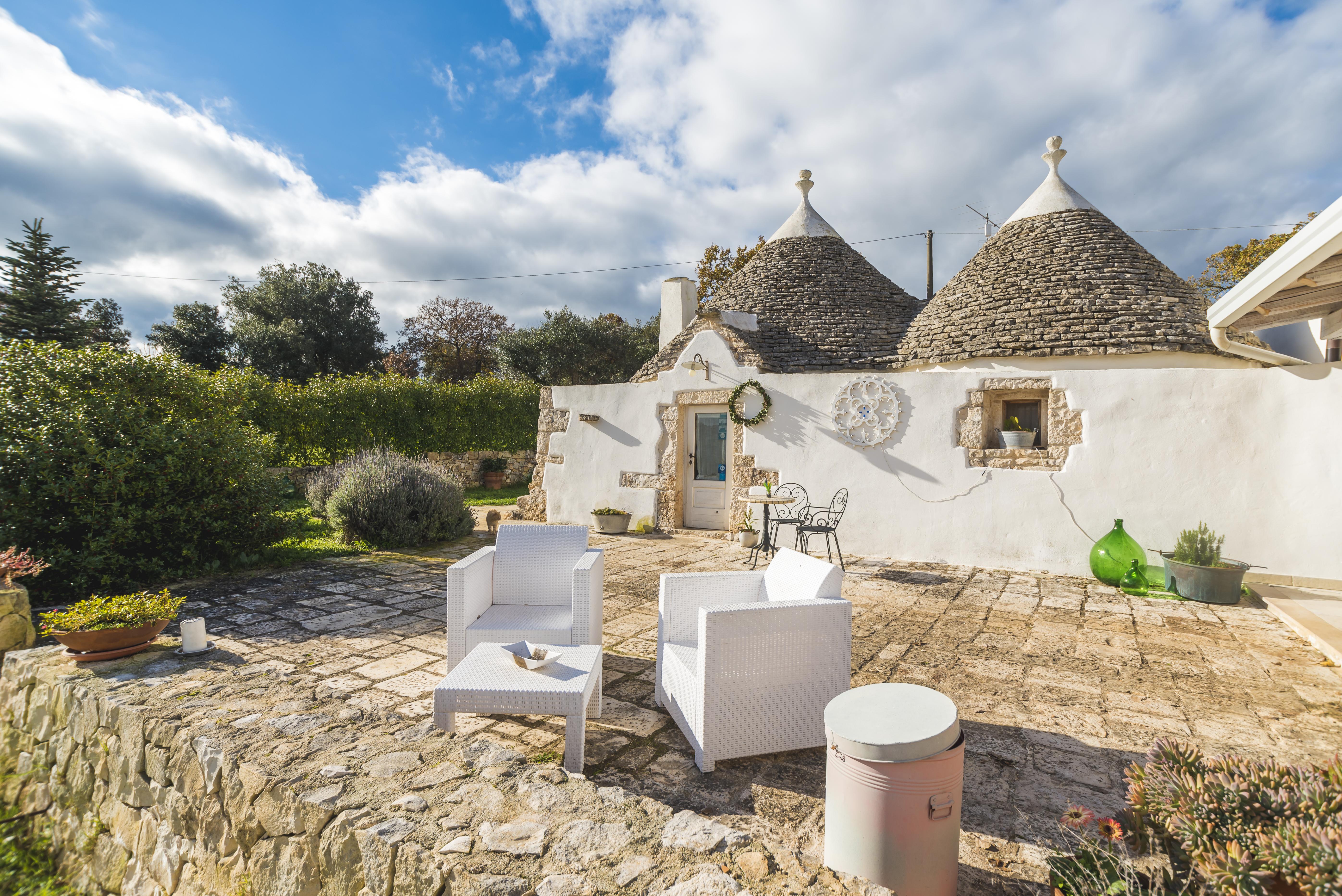 مبيت وإفطار بوتينيانو Trulli Terra Magica المظهر الخارجي الصورة