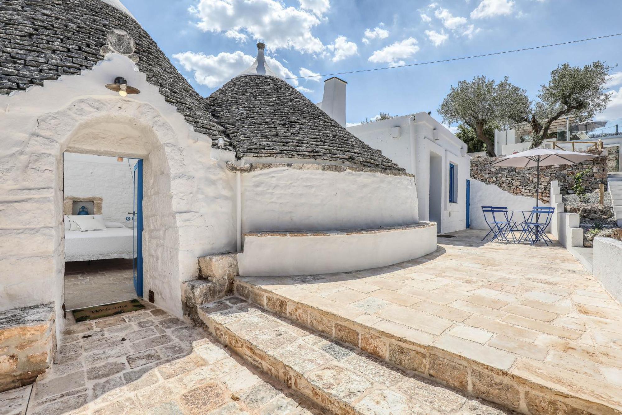 مبيت وإفطار بوتينيانو Trulli Terra Magica المظهر الخارجي الصورة