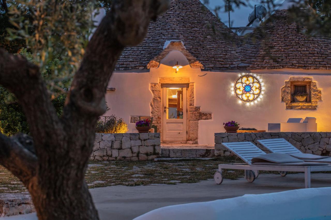 مبيت وإفطار بوتينيانو Trulli Terra Magica المظهر الخارجي الصورة